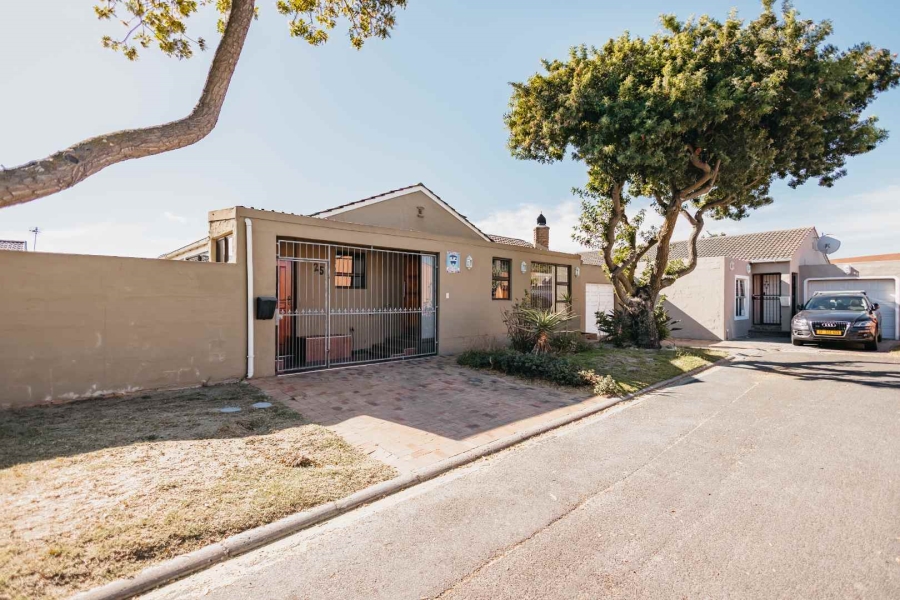 4 Bedroom Property for Sale in Northpine Western Cape